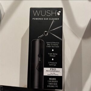 NIB Wush Powered Ear Cleaner